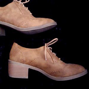 Short-heeled brown loafers! Maurices!